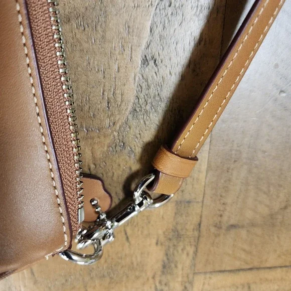 Coach 19 Wristlet Tan Leather Butterfly Applique Studded Bag F59076 - Picture 9 of 11